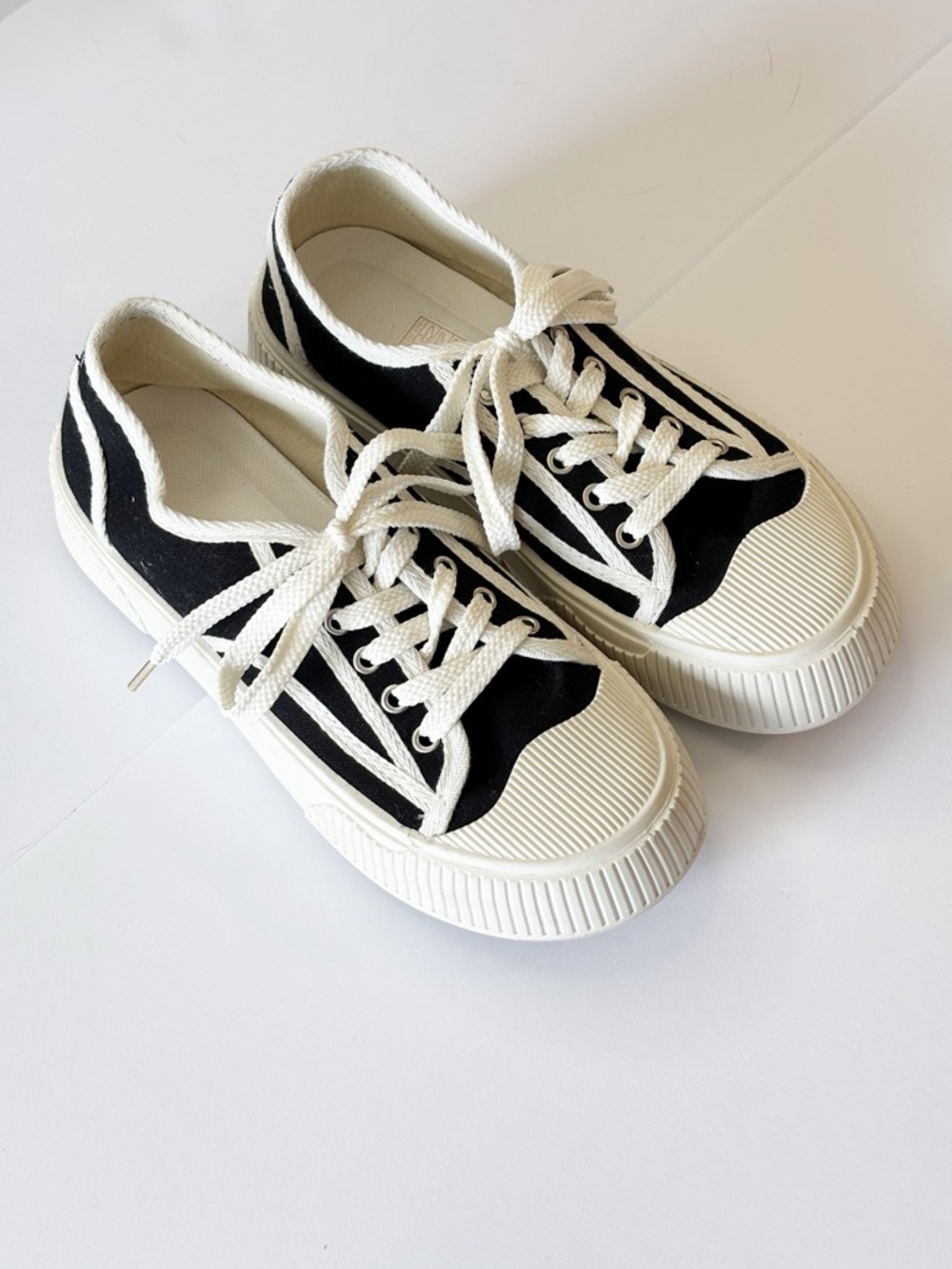 Chunky Platform Sneakers Womens 39 Black White Canvas Lace Up Streetwear Shoes - Picture 3 of 14